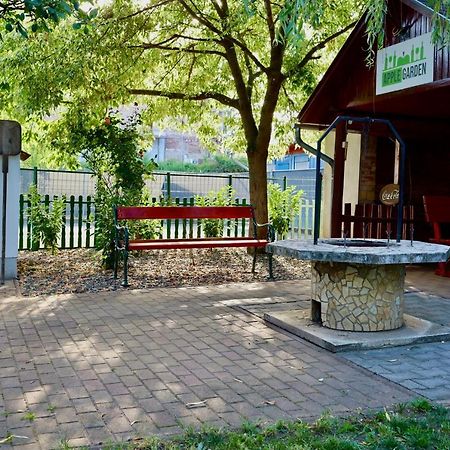 Applegarden Villa Debrecen Dış mekan fotoğraf