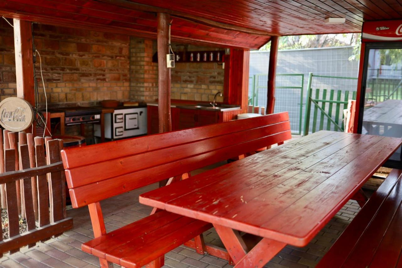 Applegarden Villa Debrecen Dış mekan fotoğraf